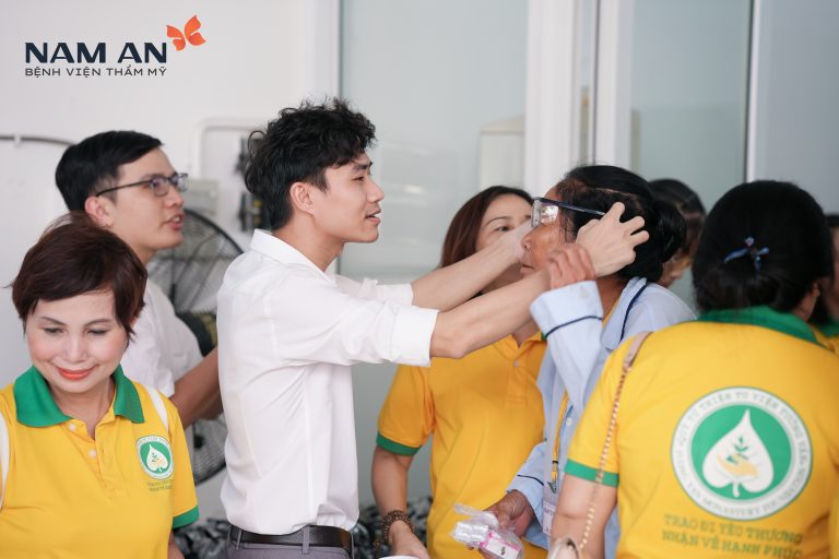 Chương trình Mổ mắt cho bệnh nhân nghèo (6)