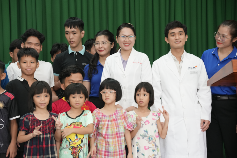 Chương trình thiện nguyện tại các Trung tâm bảo trợ trẻ em TP (2)