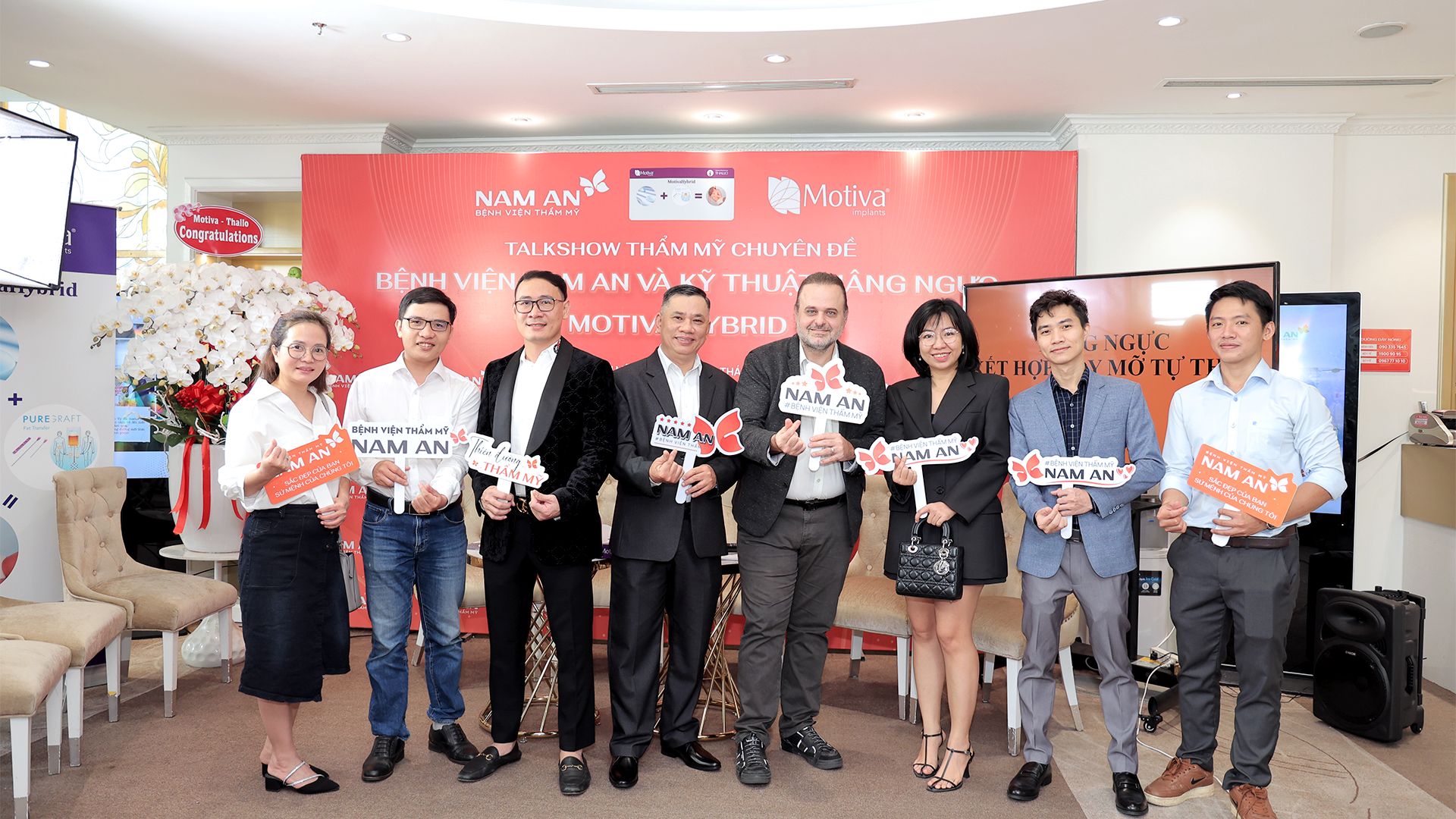BVTM Nam An Đón Chuyên Gia Nâng Ngực Marcos Sforza (2)